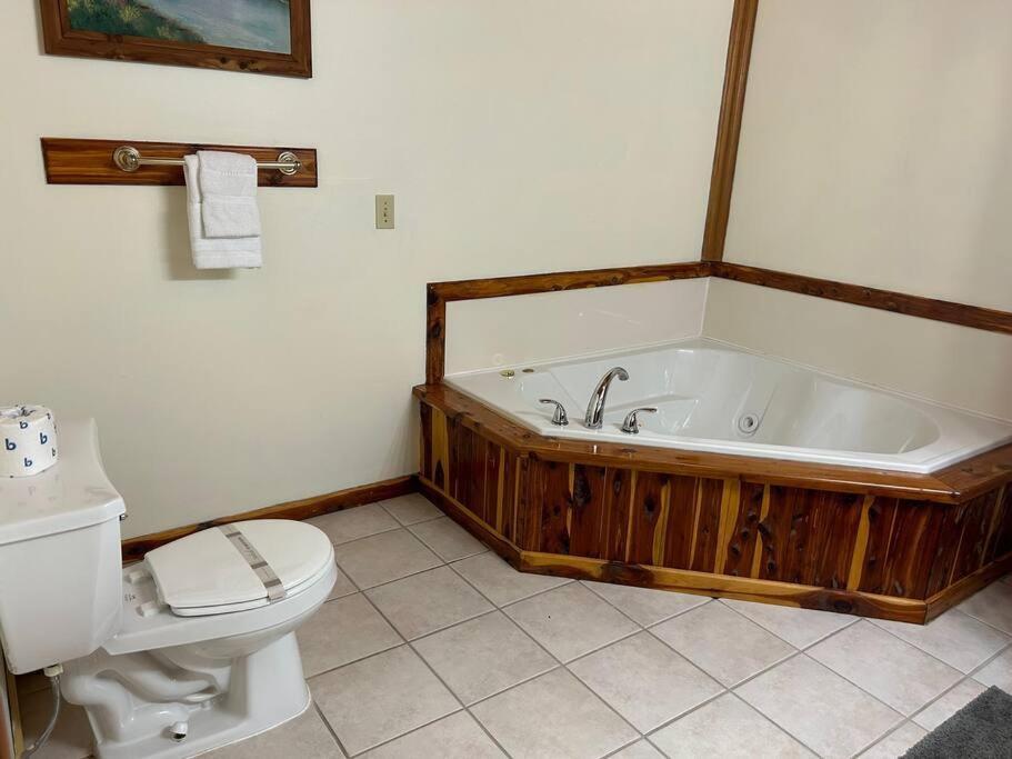 Optimum Cabin #12 With Hot Tub And Jacuzzi On Patoka Lake In Southern Indiana 西摩 外观 照片